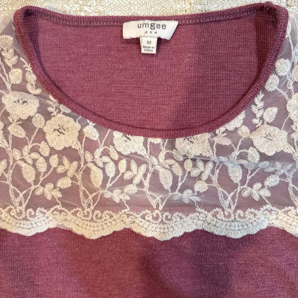 Umgee USA Mauve Pink Waffle Knit Long Sleeve Top with Floral Lace Detail